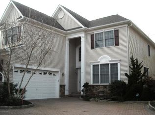 10 Marissa Ct, Atlantic Highlands, NJ 07716