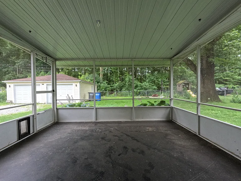 1818 Raynor Dr — Photo 4