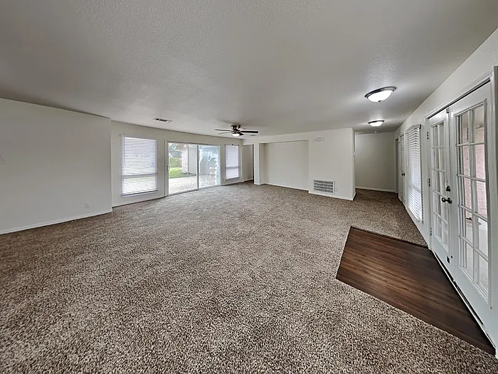 2405 Avenue G — Photo 5
