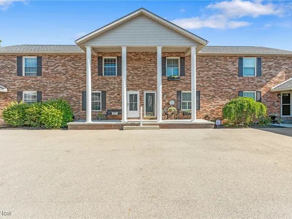 1218 W Maple St, North Canton, OH 44720