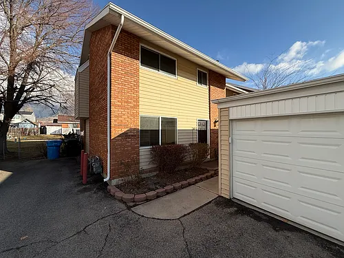 730 N 400 E Photo 1