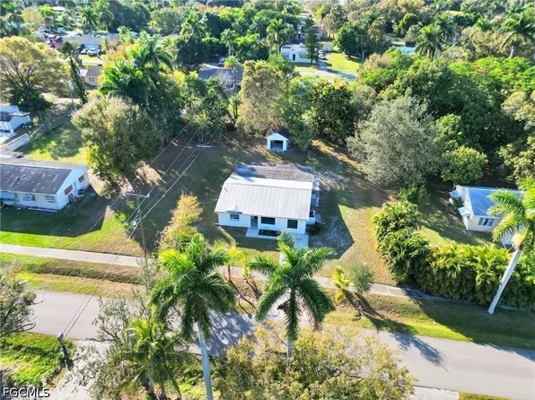 356 New York Dr, Fort Myers, FL 33905