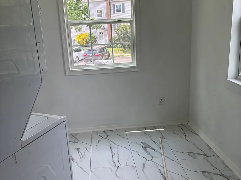 7526 Remington Rd — Photo 1