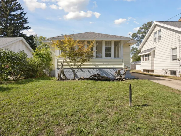1651 Berkley Ave SW, Wyoming, MI 49509