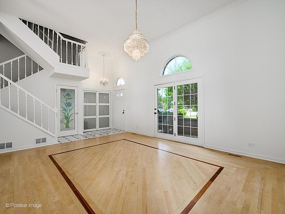 4th image of 4240 W Touhy Ave