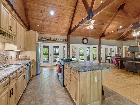 11th image of 1233 Oliver Dr