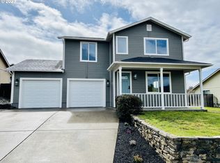 237 NE Plum Ridge Dr, Winston, OR 97496
