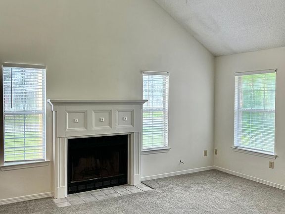 3rd image of 149 Wright Cir