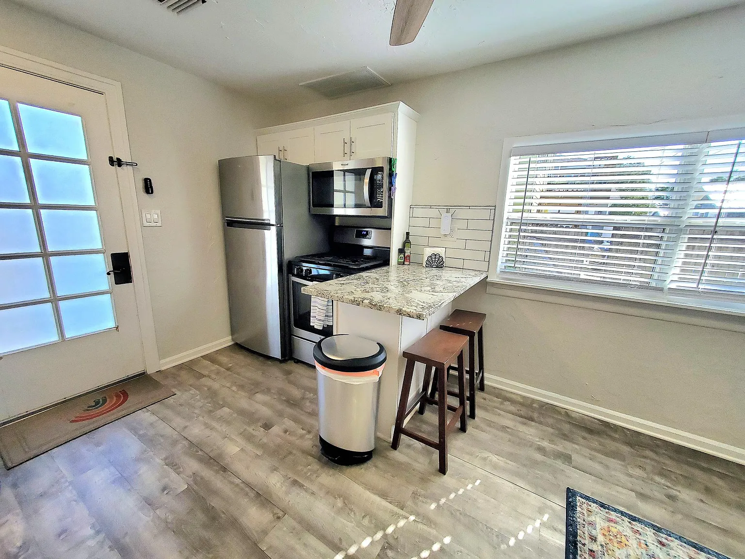 2348 Dartmouth Ave N — Photo 4
