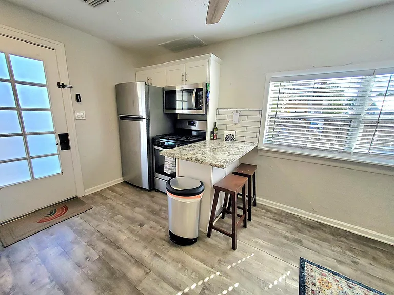 2348 Dartmouth Ave N #B — Photo 4