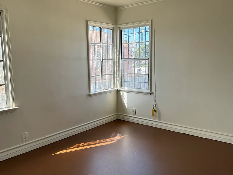 5735 Ruthelen St #5737-1/2 — Photo 1
