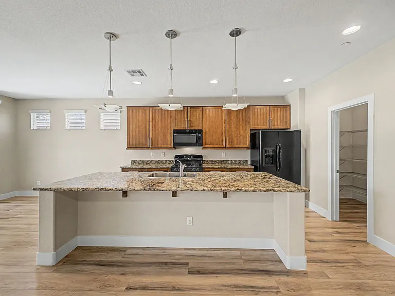 3777 Toscanella Ave — Photo 11