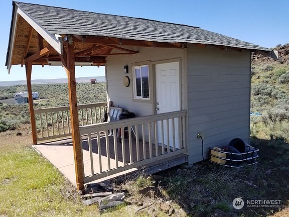 2nd image of 1001 Coloma Place