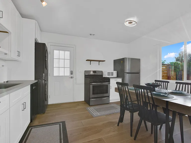 1153 Aloha Dr — Photo 9