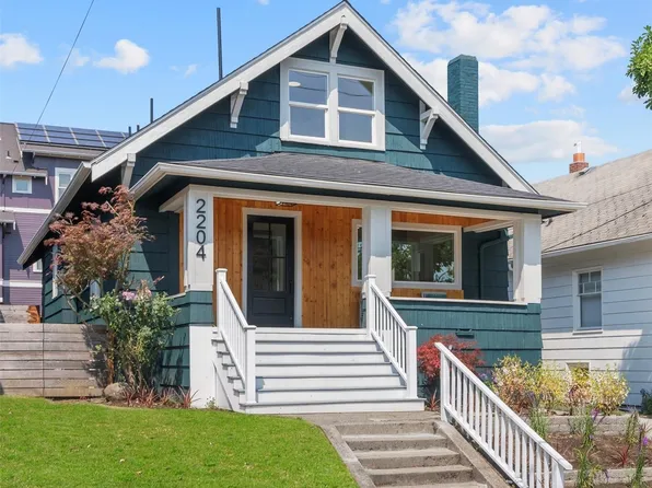 2204 N 38th Street, Seattle, WA 98103