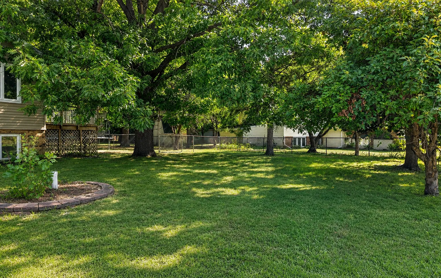 5 bed, 1901 sqft, $2,975 — Photo 3