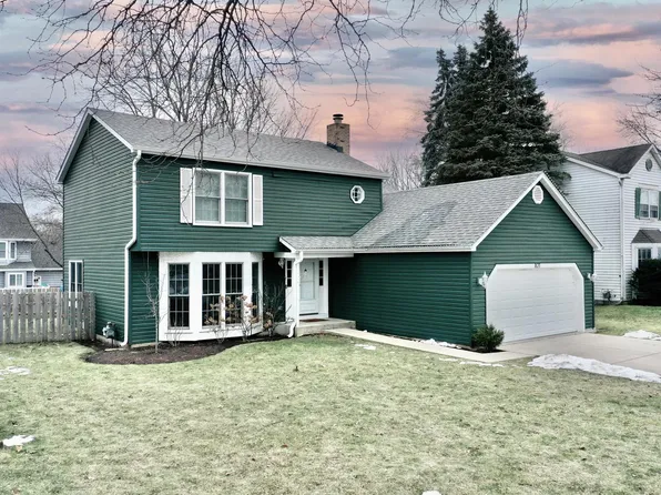 821 Candlewood Trl, Cary, IL 60013