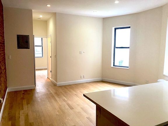 3rd image of 204 W 81st St APT 4A