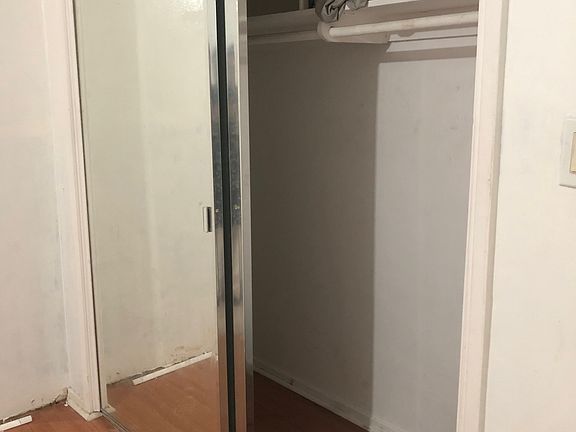 2nd image of 1419 W 2nd St Unit B