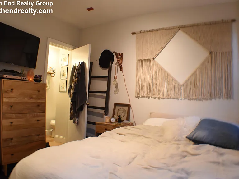 158 Salem St #4 — Photo 11