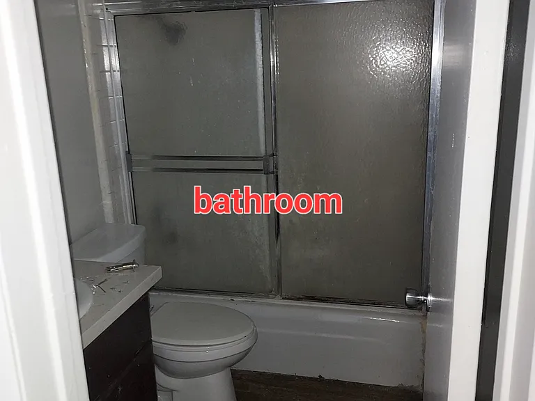 2715 E 57th St #B — Photo 8