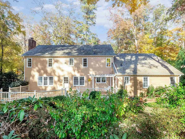 109 Queensferry Rd, Cary, NC 27511