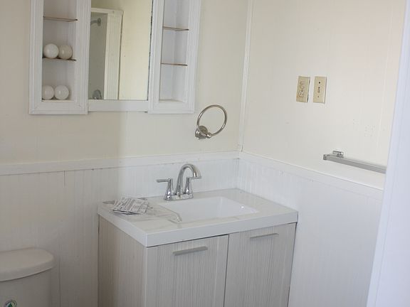 5th image of 2214 21st St APT B