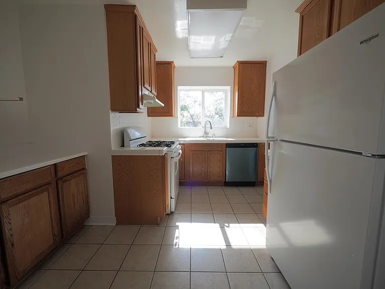138 S Hayworth Ave #4 — Photo 15