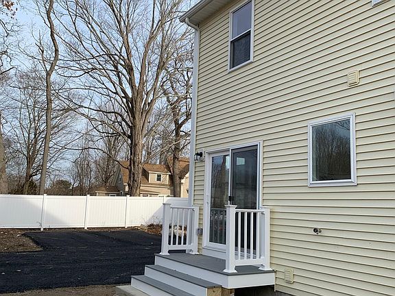 3rd image of 62 Prospect St