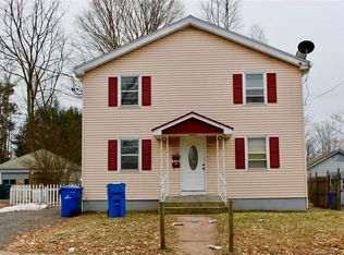 126 School St, Manchester, CT 06040