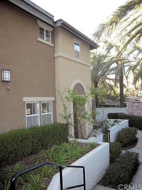 Corner unit in Promenade community of Huntington Beach