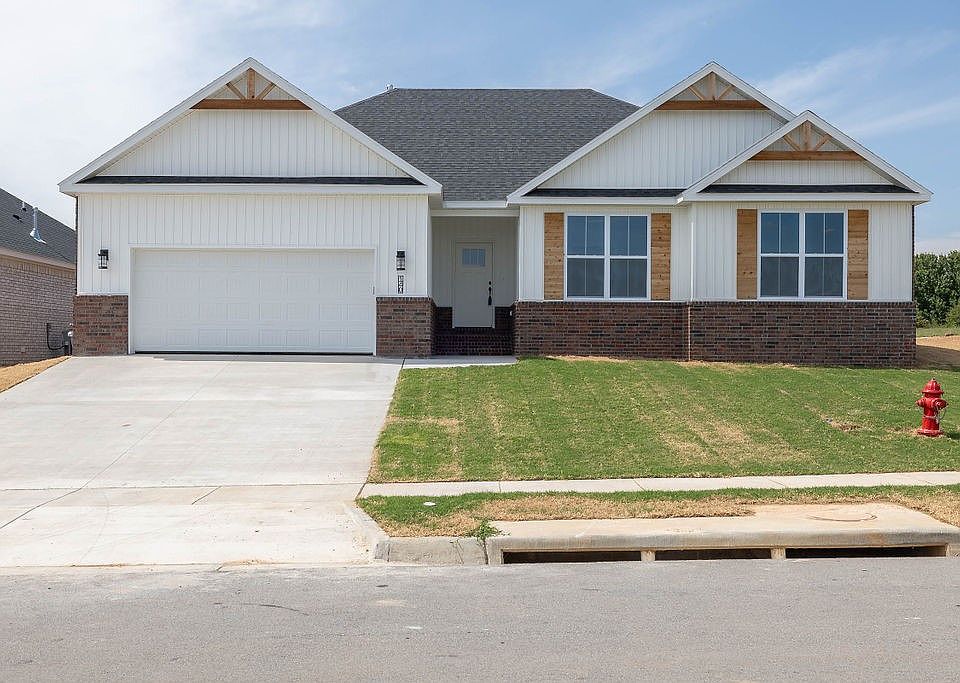 1st image of 140 Eagle Mountain St