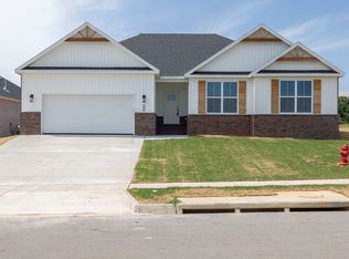 140 Eagle Mountain St, Prairie Grove, AR 72753