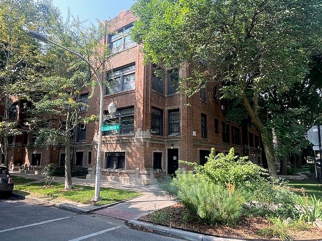 1st image of 6836 N Lakewood Ave Unit G