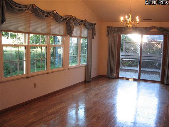 3rd image of 156 Nantucket Cir #156