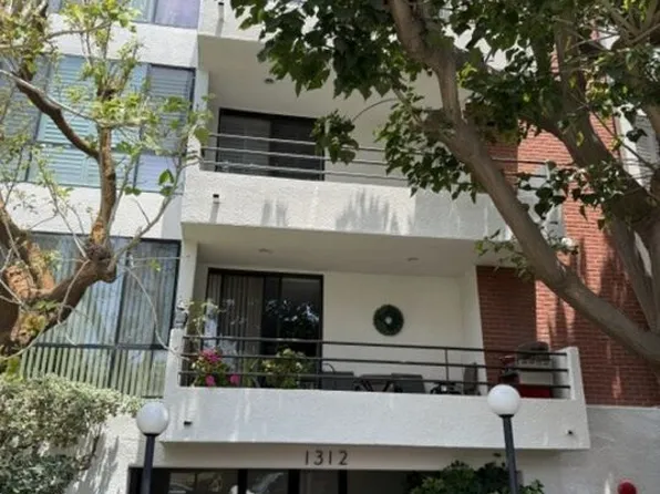 1312 S Saltair Ave APT 319, Los Angeles, CA 90025