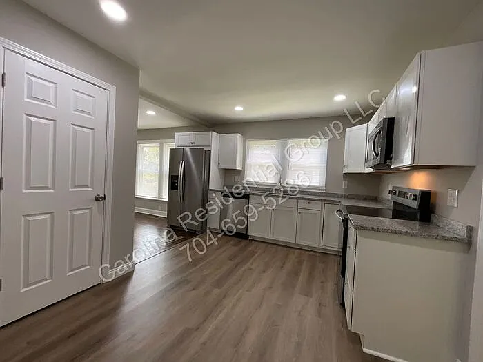 801 Bostian Ave — Photo 6