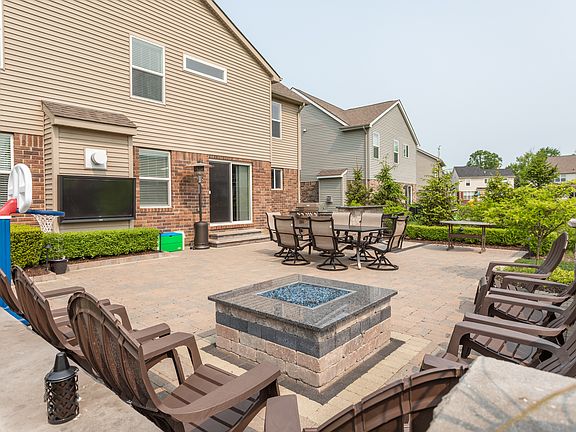 4th image of 28466 Oakmonte Cir E