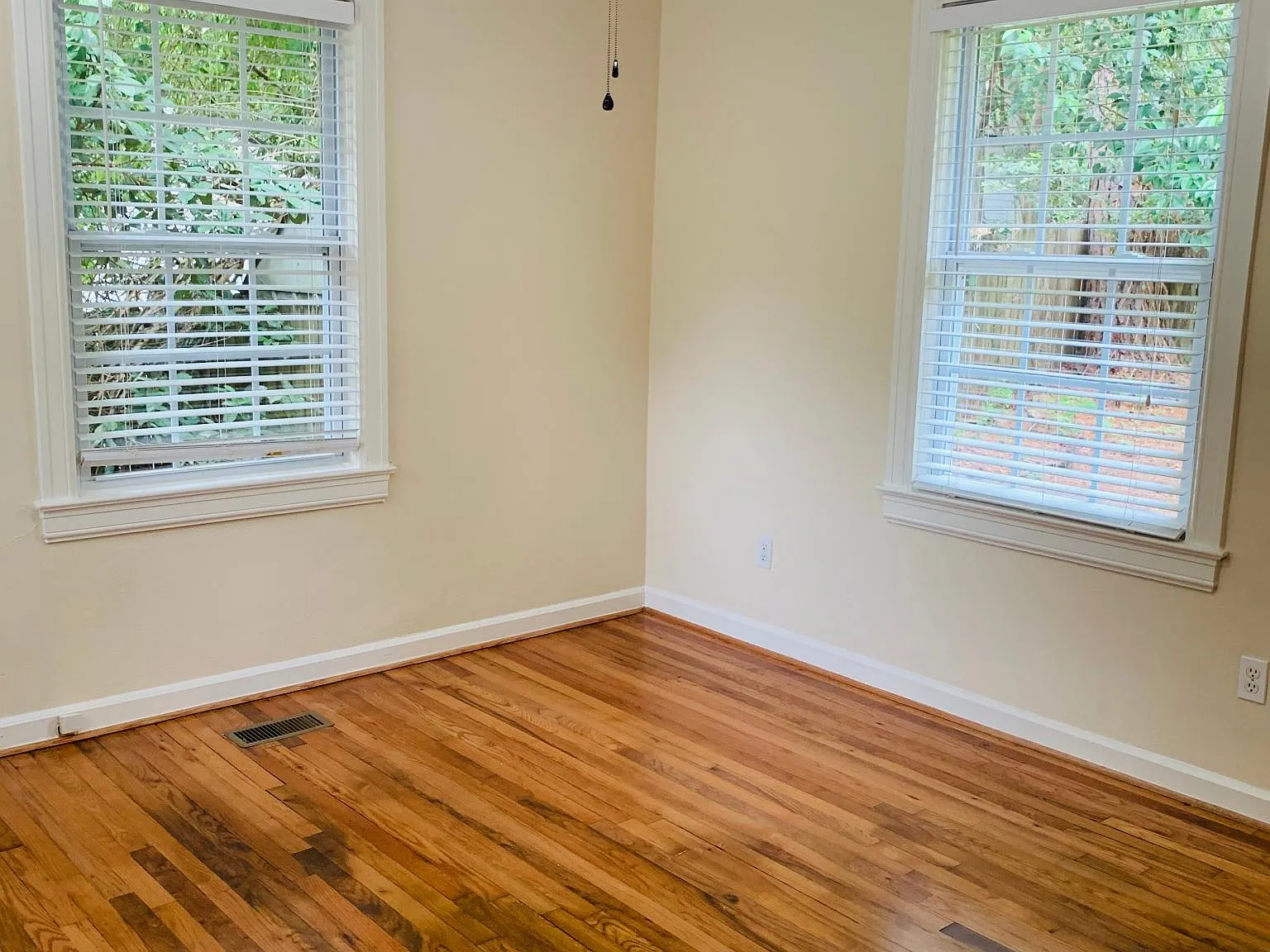 3 bed, 1184 sqft, $1,950 — Photo 4