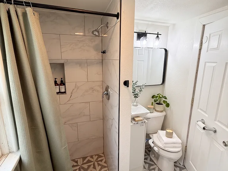 1806 Crescent Ave — Photo 8