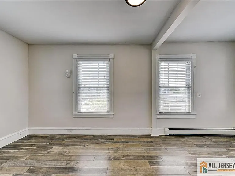 37 E Somerset St #2 — Photo 9