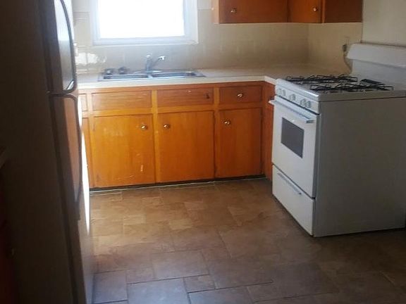 3rd image of 1746 & 1748 Liberty Dr