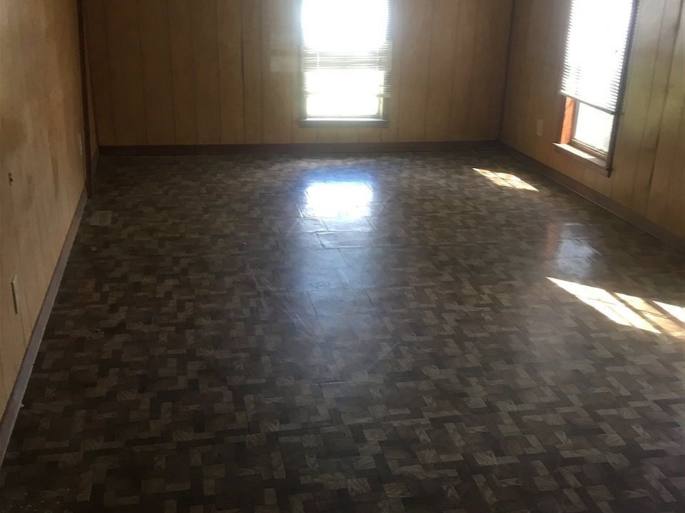 2nd image of 116 Wesley Dr