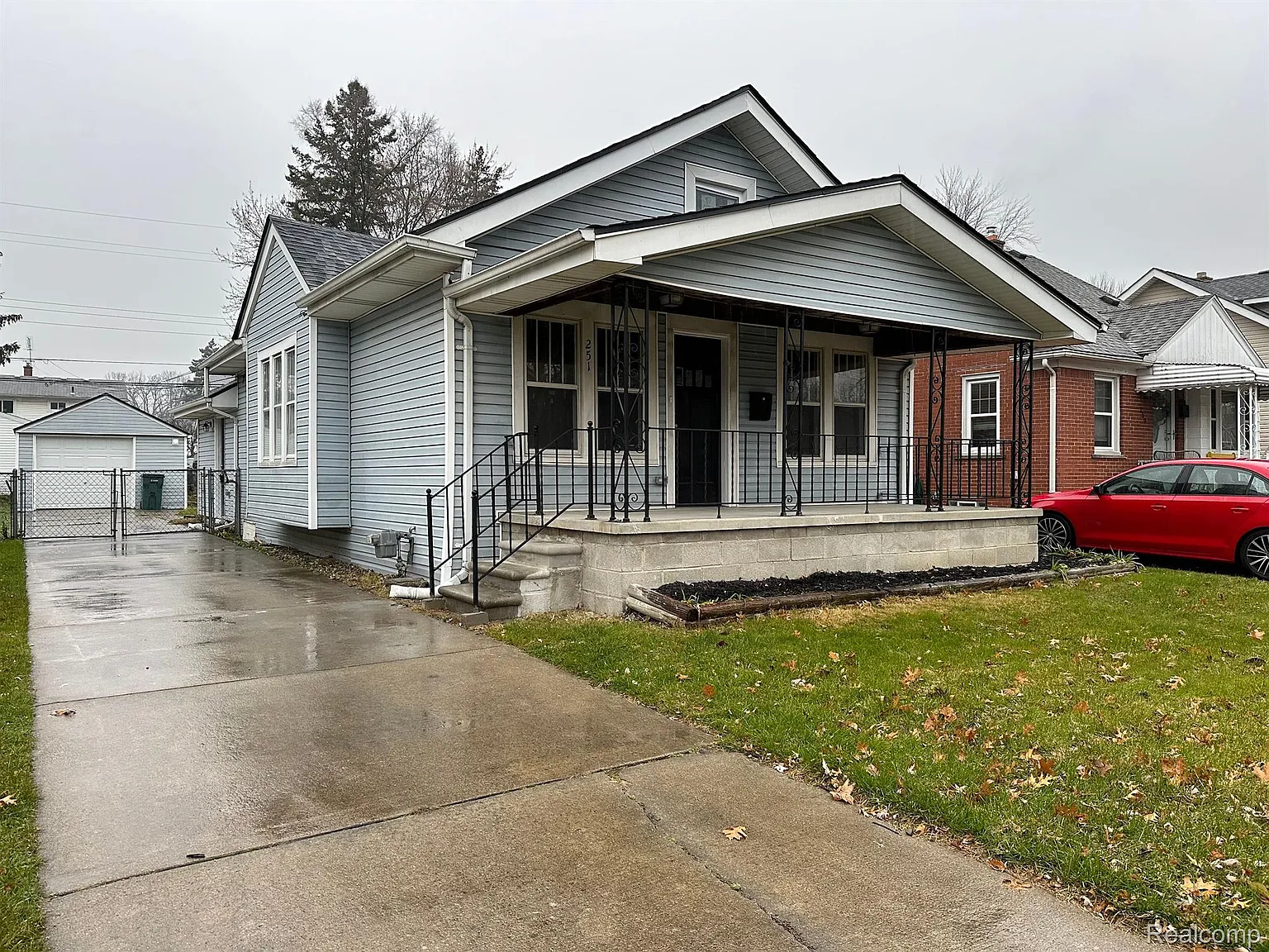 251 Spencer St photo 1