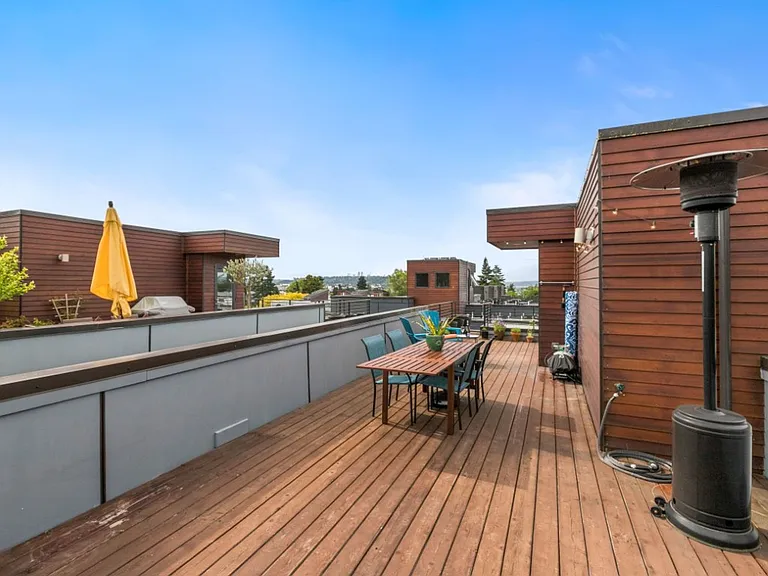 2050 NW 64th St — Photo 35