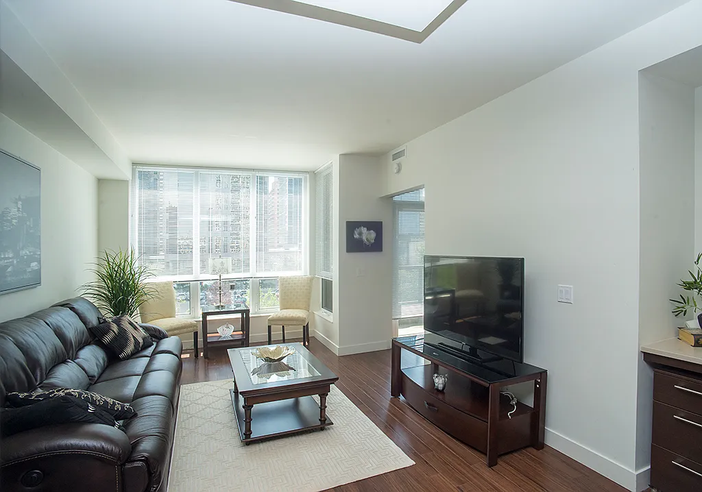 2 bed, 880 sqft, $2,900 — Photo 1