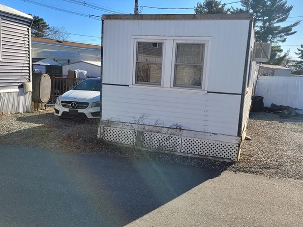 98 Newbury St #18B, Danvers, MA 01923