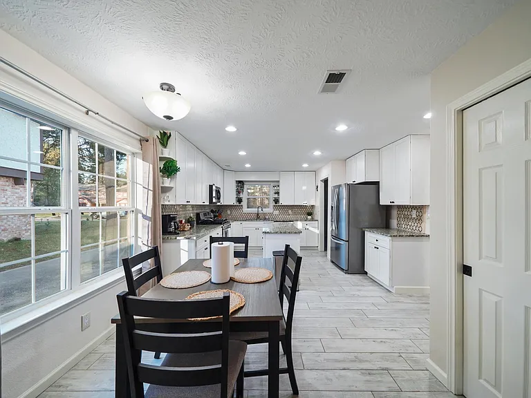 27403 Caperidge Dr — Photo 11