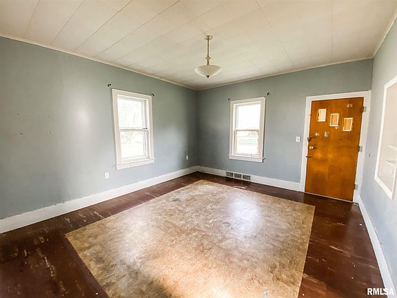 3rd image of 208 E Ann St