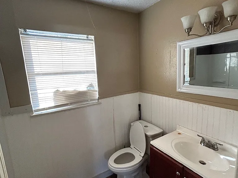 1105 Culverhouse St — Photo 5